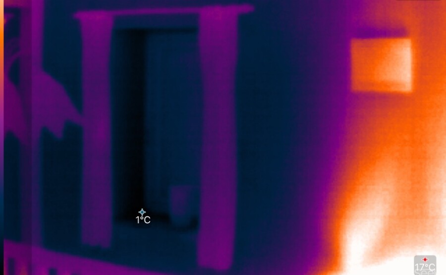 Picture showing heat loss by a window